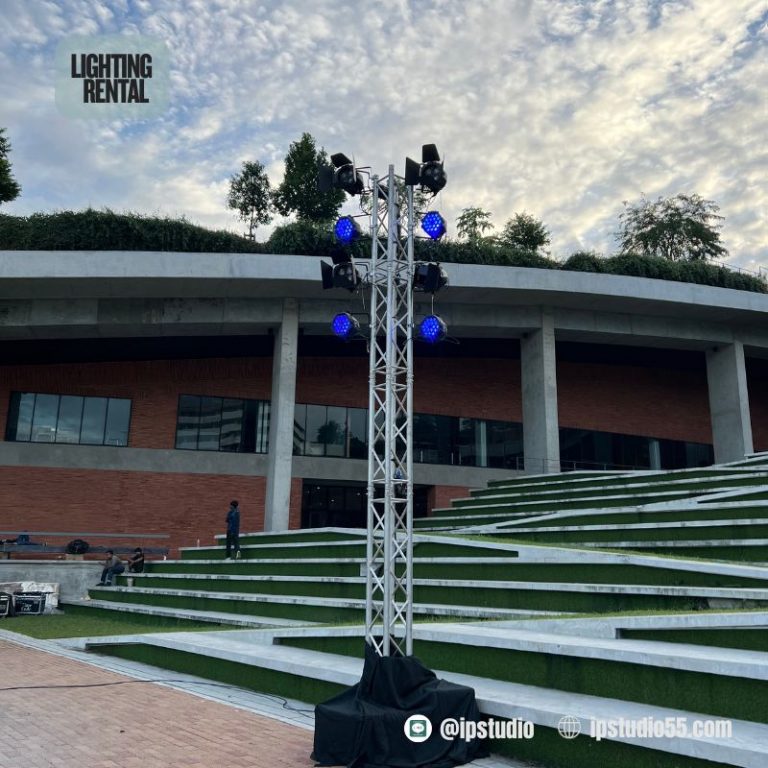 ไฟเวทีกลางแจ้งงานคอนเสิร์ต โครงทรัสติดไฟพาร์และสปอร์ตไลท์